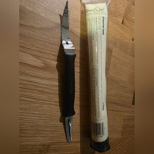 The Pampered Chef Black Serrated Knife